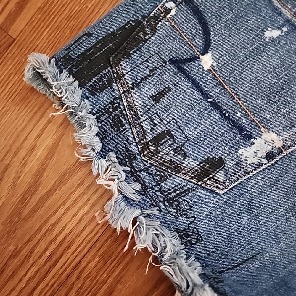 American Eagle Outfitters vintage hi-rise festival shorts 8 painted Hard to find